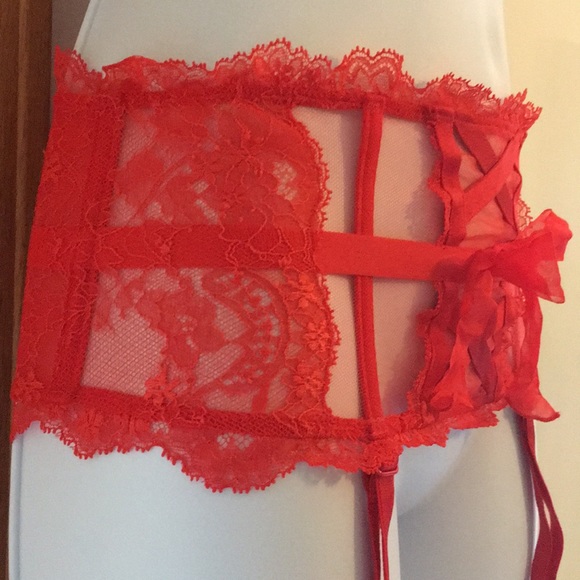 Victoria Secret garter belt - Picture 4 of 7